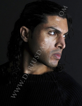 Head shot of Darius Dar Khan_dariusdarkhan.com